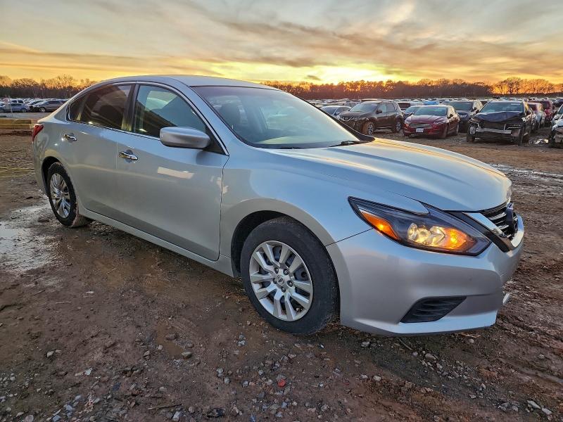 Photo 4 from auction – 2017 NISSAN ALTIMA 2.5 with VIN 1N4AL3AP1HN337709