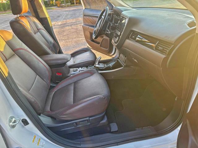 Photo 5 from auction – 2018 MITSUBISHI OUTLANDER with VIN JA4J24A50JZ032180