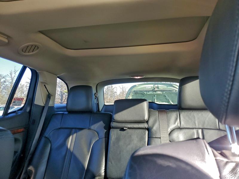 Photo 10 from auction – 2018 LINCOLN MKT with VIN 2LMHJ5AT4JBL01280