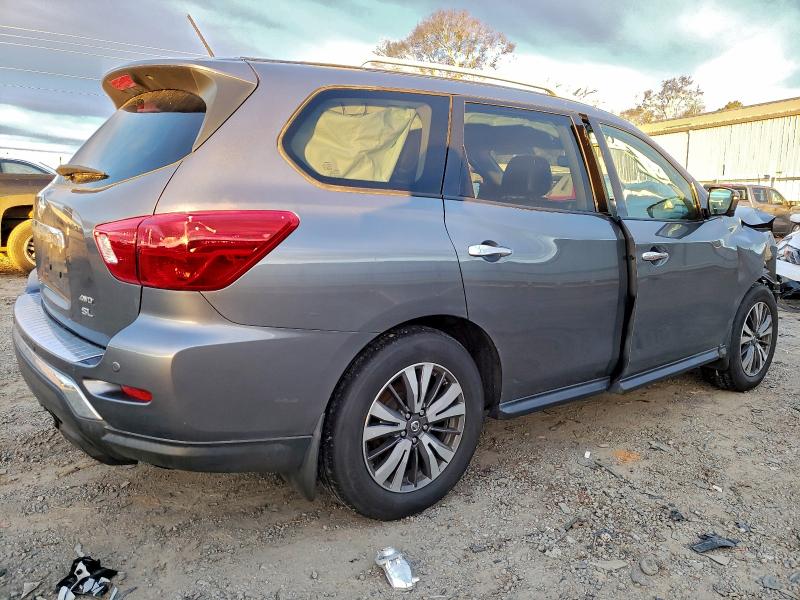 Photo 3 from auction – 2017 NISSAN PATHFINDER with VIN 5N1DR2MM8HC657277