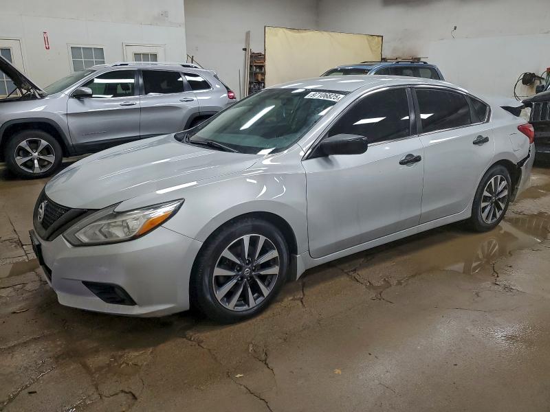 NISSAN ALTIMA 2.5 2017 with VIN 1N4AL3AP4HN329202 - Photo from auction