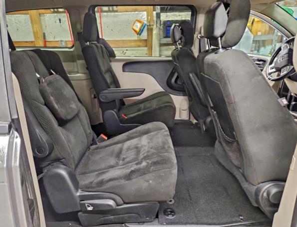 Photo 11 from auction – 2016 DODGE GRAND CARA with VIN 2C4RDGCGXGR325042