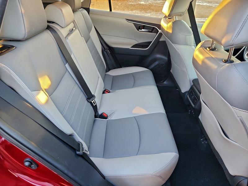 Photo 11 from auction – 2021 TOYOTA RAV4 XLE P with VIN 2T3C1RFVXMW115885