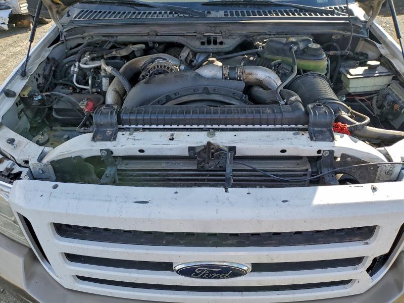 Photo 12 from auction – 2003 FORD EXCURSION with VIN 1FMSU45P83EB57174
