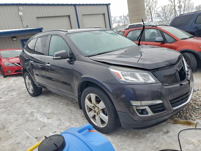 Photo 4 from auction – 2017 CHEVROLET TRAVERSE L with VIN 1GNKVGKD3HJ302995