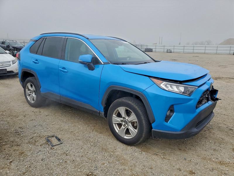 Photo 4 from auction – 2021 TOYOTA RAV4 with VIN 2T3P1RFV1MW156682