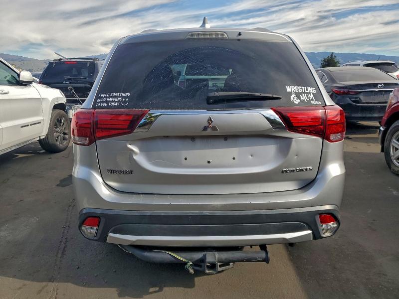 Photo 6 from auction – 2018 MITSUBISHI OUTLANDER with VIN JA4AD2A34JZ009661