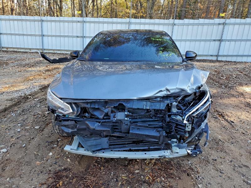 Photo 5 from auction – 2023 NISSAN SENTRA SR with VIN 3N1AB8DV7PY317702