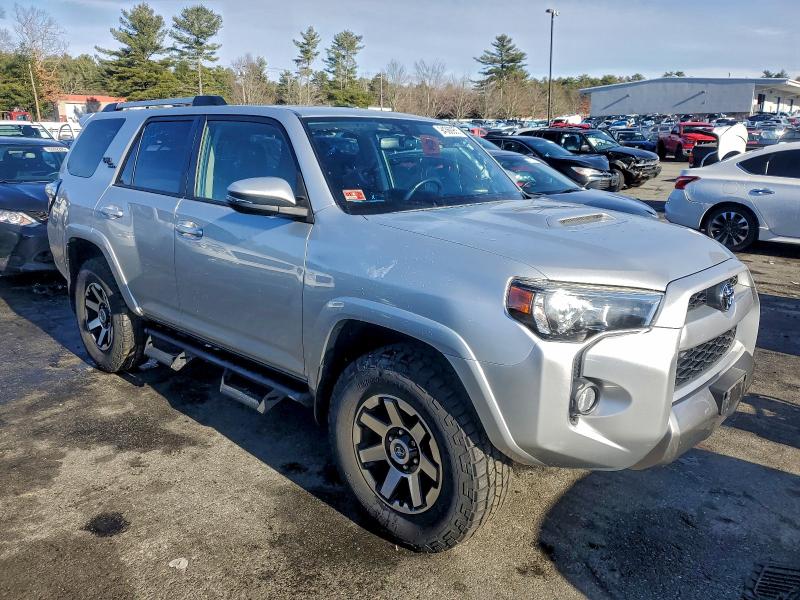 Photo 4 from auction – 2018 TOYOTA 4RUNNER SR with VIN JTEBU5JR8J5550800