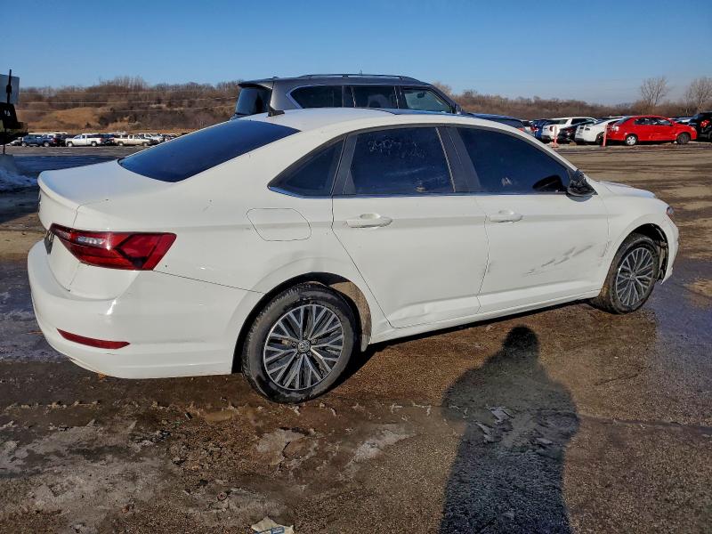 Photo 3 from auction – 2020 VOLKSWAGEN JETTA with VIN 3VWCB7BU1LM007537