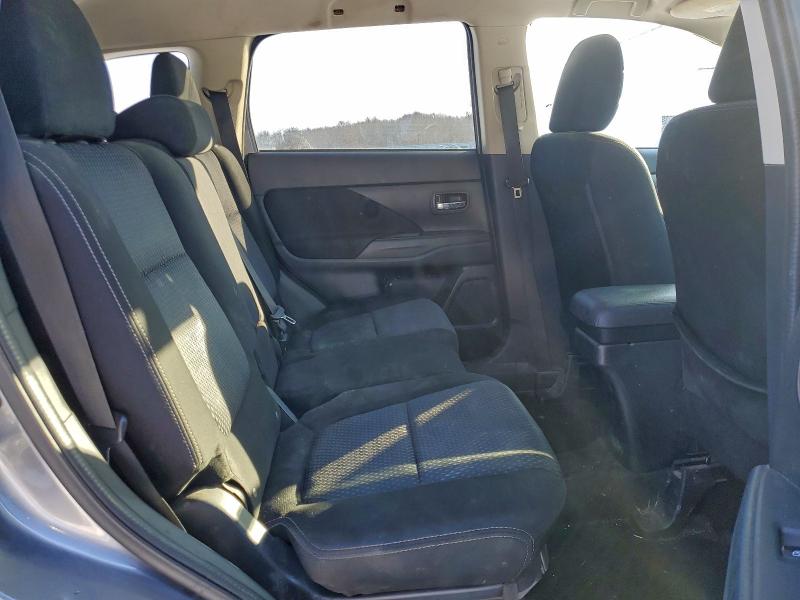Photo 11 from auction – 2018 MITSUBISHI OUTLANDER with VIN JA4AD3A30JJ002985