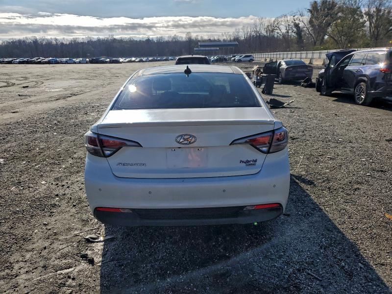 Photo 6 from auction – 2017 HYUNDAI SONATA with VIN KMHE34L10HA047930