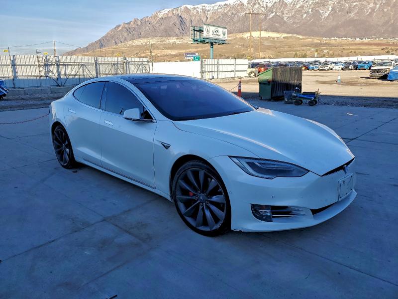 Photo 4 from auction – 2016 TESLA MODEL S with VIN 5YJSA1E41GF168149