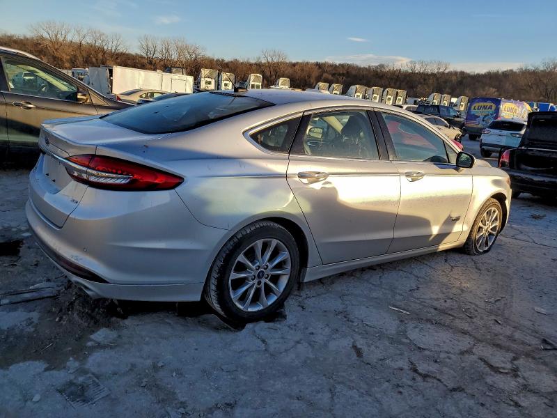 Photo 3 from auction – 2017 FORD FUSION SE with VIN 3FA6P0PU7HR284131
