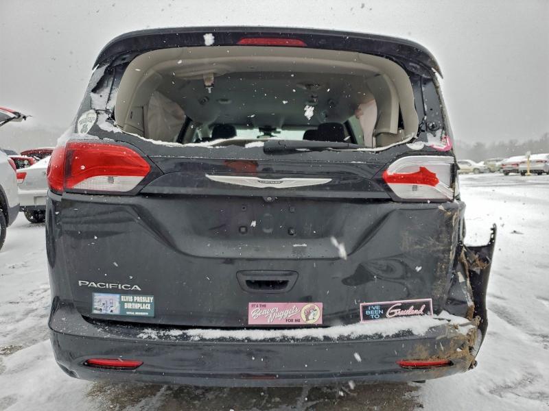 Photo 6 from auction – 2017 CHRYSLER PACIFICA T with VIN 2C4RC1DG4HR588420