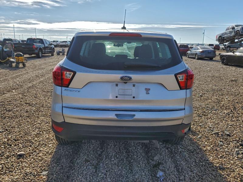 Photo 6 from auction – 2019 FORD ESCAPE S with VIN 1FMCU0F71KUA36275