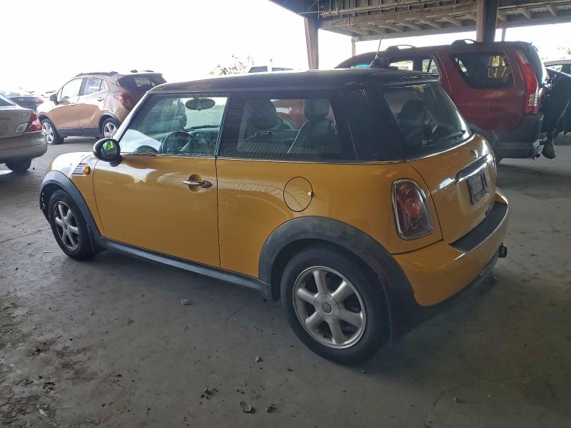 Photo 2 from auction – 2007 MINI COOPER with VIN WMWMF33567TT51963