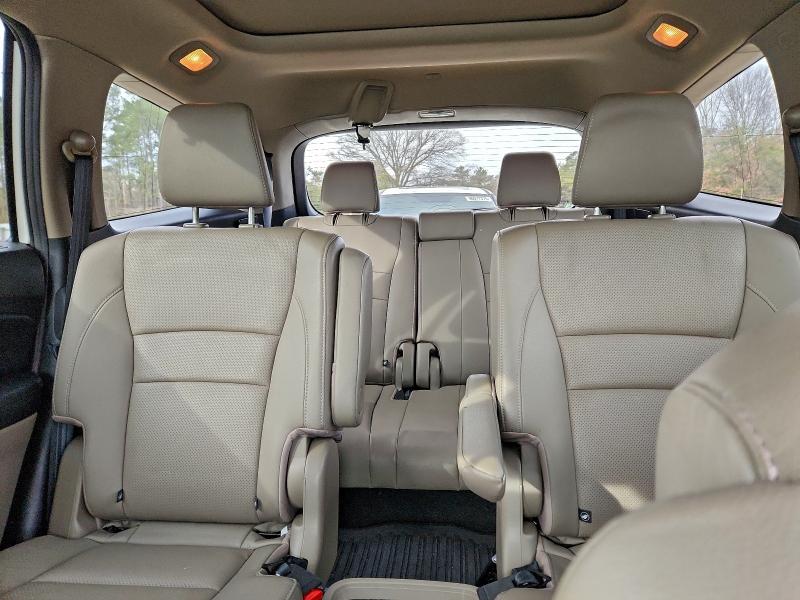 Photo 10 from auction – 2018 HONDA PILOT ELIT with VIN 5FNYF6H04JB015368