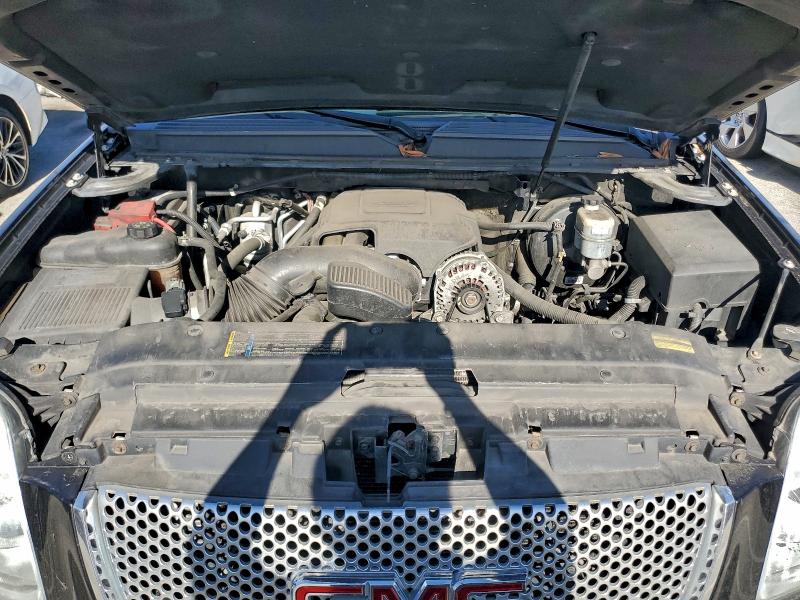 Photo 12 from auction – 2010 GMC YUKON DENA with VIN 1GKUKEEFXAR209883