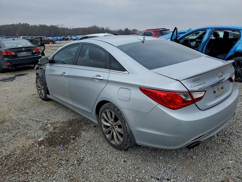Photo 2 from auction – 2012 HYUNDAI SONATA SE with VIN 5NPEC4AB4CH449743