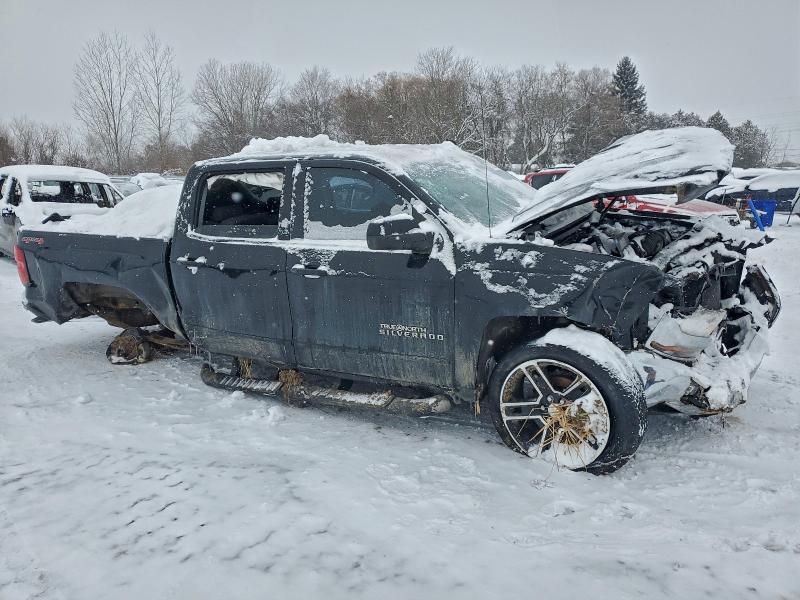 Photo 4 from auction – 2016 CHEVROLET SILVERADO with VIN 3GCUKREH5GG106500