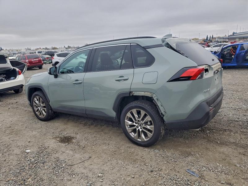 Photo 2 from auction – 2020 TOYOTA RAV4 XLE P with VIN 2T3A1RFV8LC112670