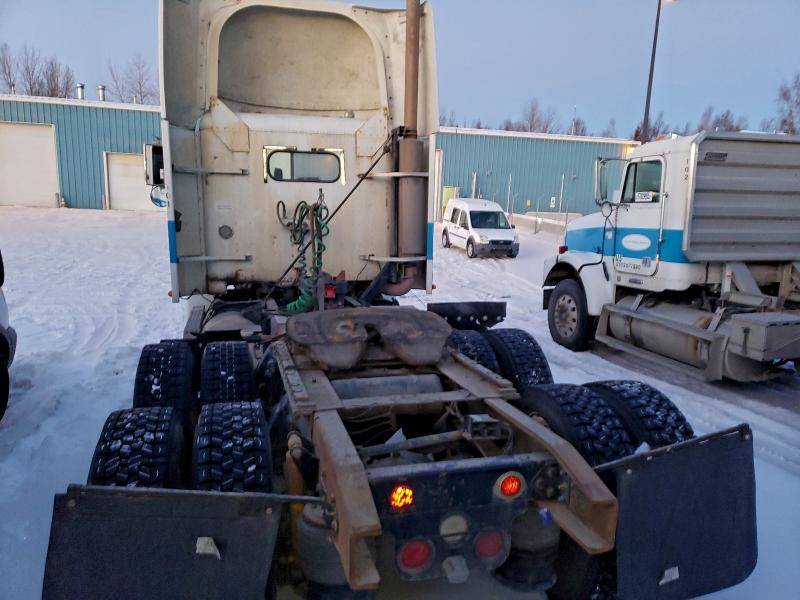 Photo 6 from auction – 2001 FREIGHTLINER CONVENTION with VIN 1FUJAHBD11LJ26196