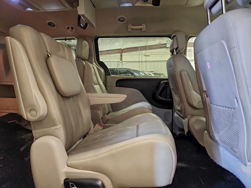 Photo 11 from auction – 2012 CHRYSLER TOWN & COU with VIN 2C4RC1CG9CR317525