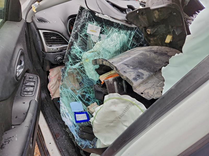 Photo 8 from auction – 2019 JEEP CHEROKEE L with VIN 1C4PJLCB2KD358206