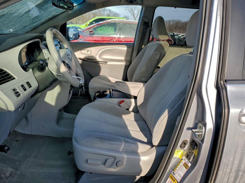 Photo 7 from auction – 2011 TOYOTA SIENNA LE with VIN 5TDKK3DC6BS167150