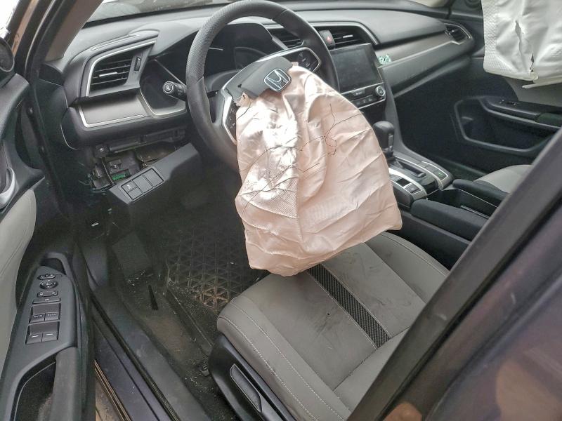 Photo 8 from auction – 2018 HONDA CIVIC EX with VIN 19XFC2F72JE014542