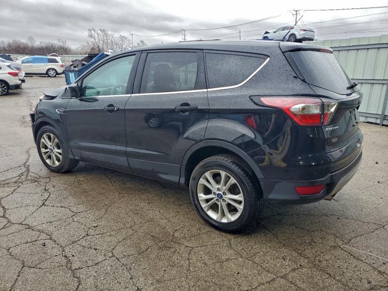 Photo 2 from auction – 2017 FORD ESCAPE with VIN 1FMCU0GD8HUB20073