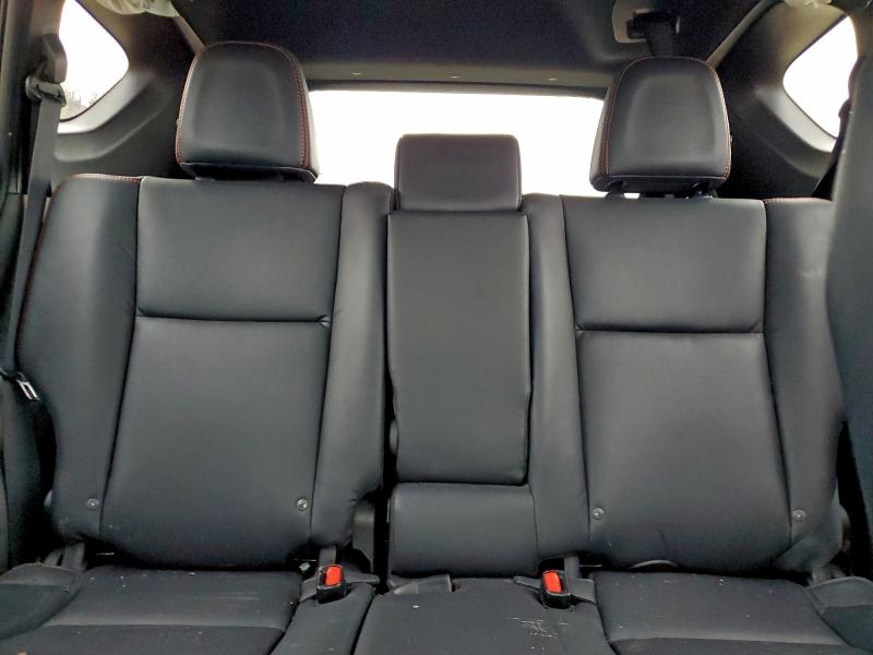 Photo 10 from auction – 2018 TOYOTA RAV4 with VIN 2T3NFREV5JW509091