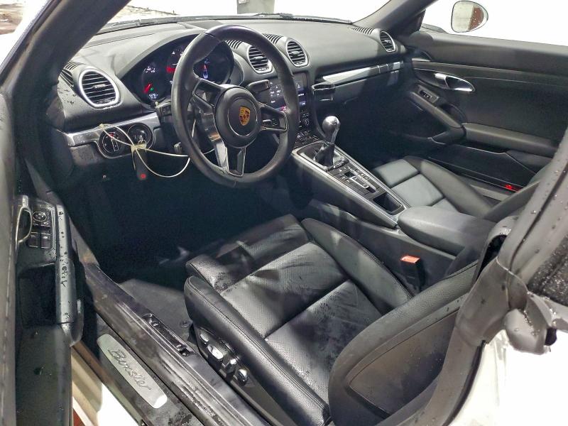 Photo 8 from auction – 2019 PORSCHE BOXSTER BA with VIN WP0CA2A86KS210457