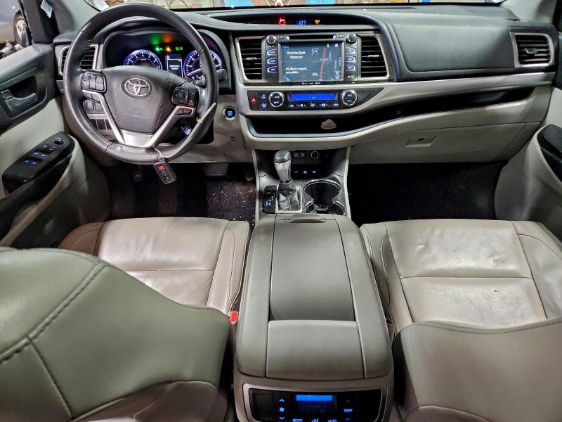 Photo 8 from auction – 2017 TOYOTA HIGHLANDER with VIN 5TDJZRFH8HS507538