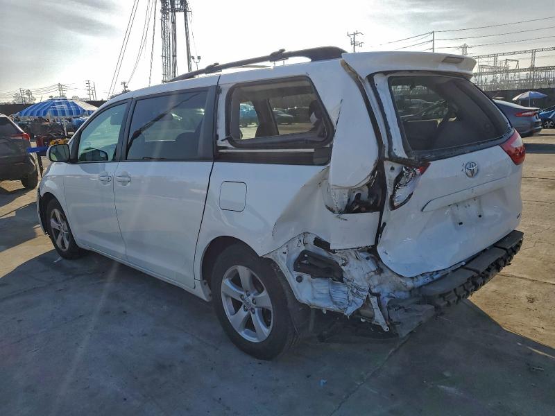 Photo 2 from auction – 2016 TOYOTA SIENNA LE with VIN 5TDKK3DC4GS700183
