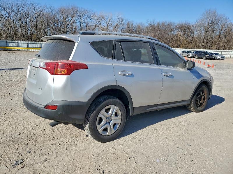 Photo 3 from auction – 2015 TOYOTA RAV4 with VIN JTMZFREV2FD076660