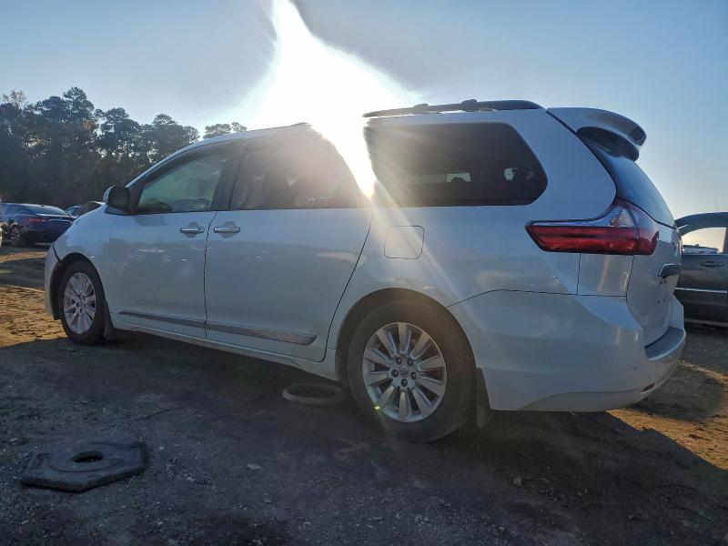 Photo 2 from auction – 2015 TOYOTA SIENNA XLE with VIN 5TDYK3DC1FS658967