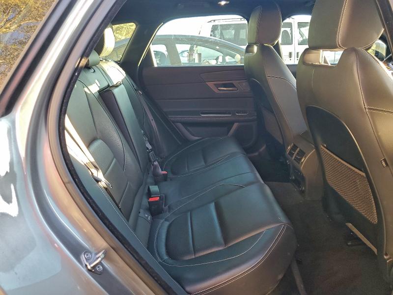 Photo 10 from auction – 2018 JAGUAR XF S with VIN SAJBM2FV1JCY68232