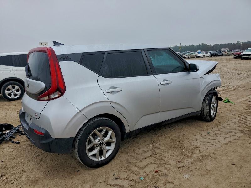 Photo 3 from auction – 2021 KIA SOUL with VIN KNDJ23AU2M7753947
