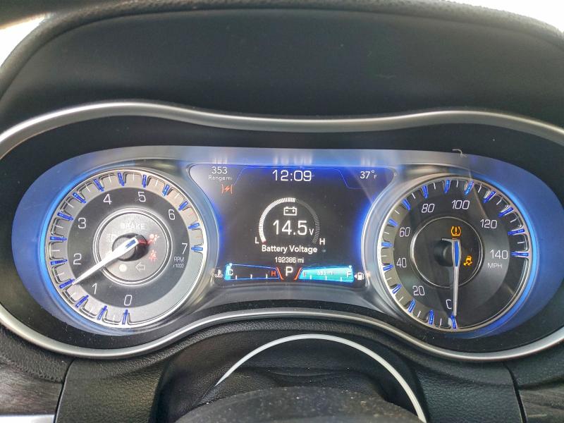 Photo 9 from auction – 2017 CHRYSLER 300 LIMITE with VIN 2C3CCARG8HH586128