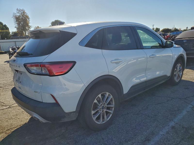 Photo 3 from auction – 2020 FORD ESCAPE SE with VIN 1FMCU0G67LUC40408