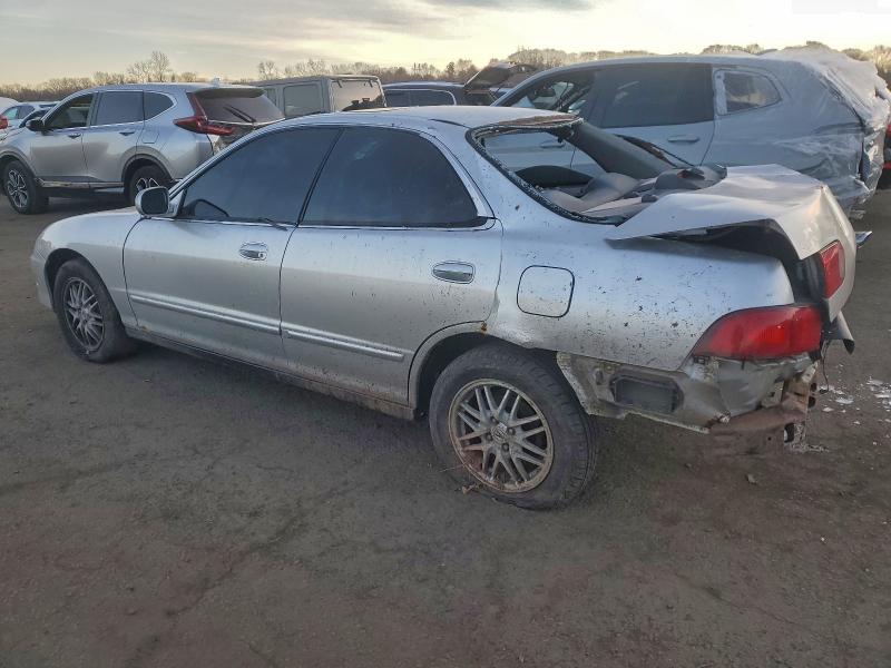 Photo 2 from auction – 2000 ACURA INTEGRA GS with VIN JH4DB7664YS000811