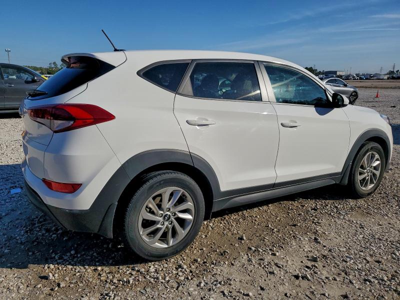 Photo 3 from auction – 2017 HYUNDAI TUCSON SE with VIN KM8J23A42HU291666