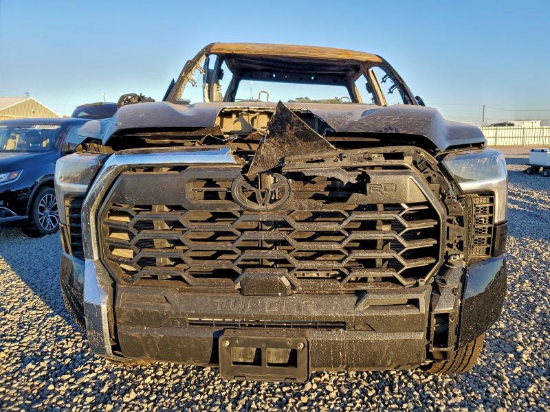 Photo 5 from auction – 2024 TOYOTA TUNDRA with VIN 5TFLA5DB4RX229580