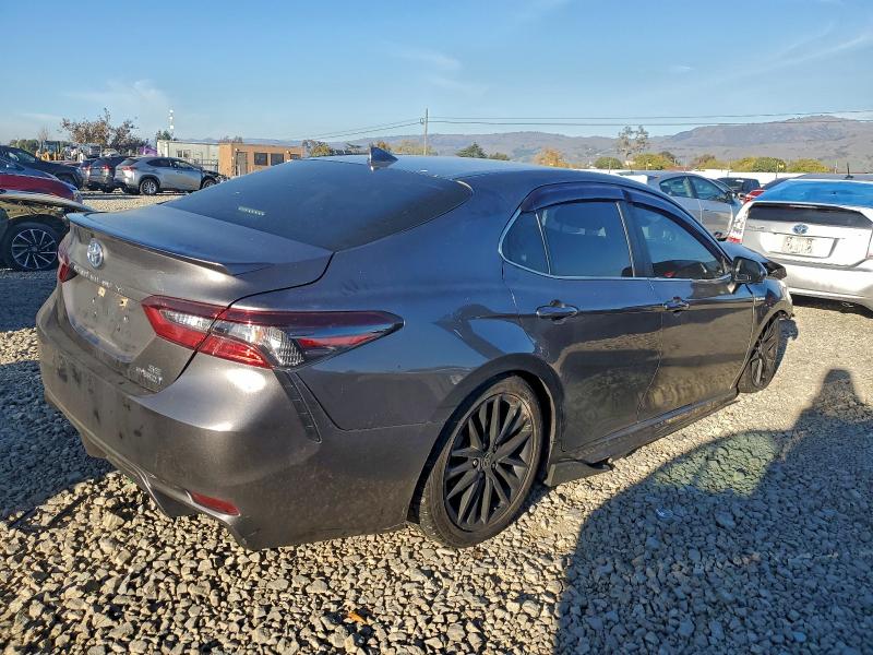 Photo 3 from auction – 2021 TOYOTA CAMRY with VIN 4T1G31AK3MU552114
