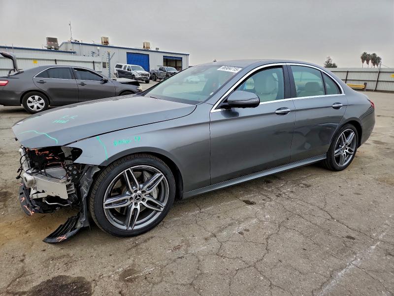 MERCEDES-BENZ E 300 2018 with VIN WDDZF4JB1JA440694 - Photo from auction