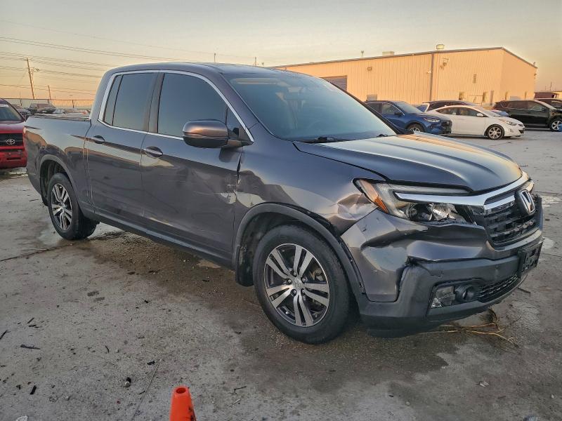 Photo 4 from auction – 2017 HONDA RIDGELINE with VIN 5FPYK2F46HB007476