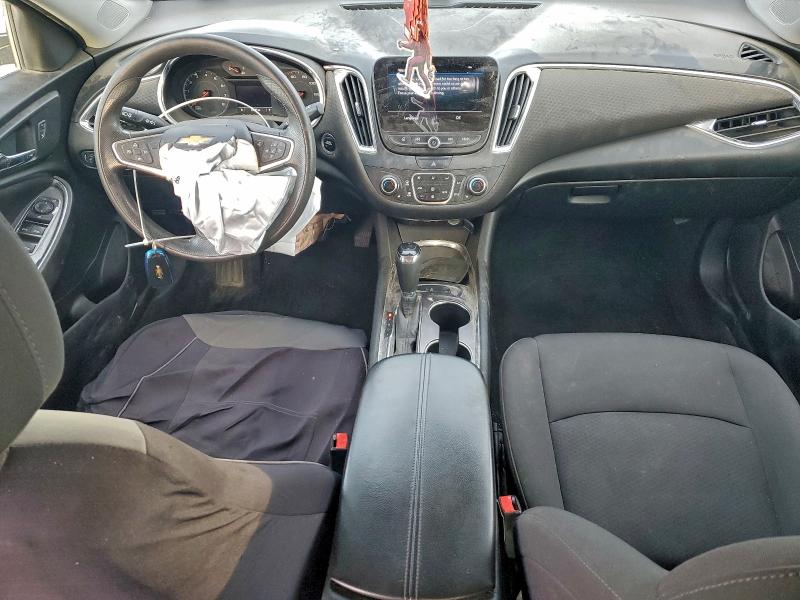 Photo 8 from auction – 2019 CHEVROLET MALIBU LT with VIN 1G1ZD5STXKF115925