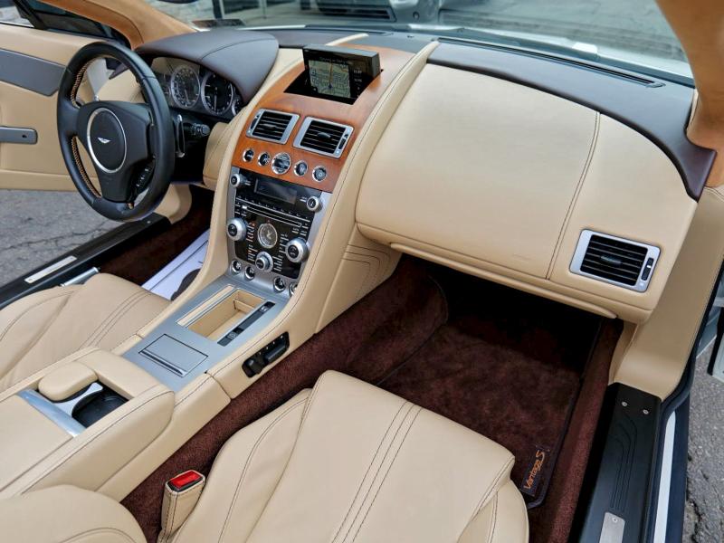 Photo 12 from auction – 2015 ASTON MARTIN V8 VANTAGE with VIN SCFEKBEL8FGD18838